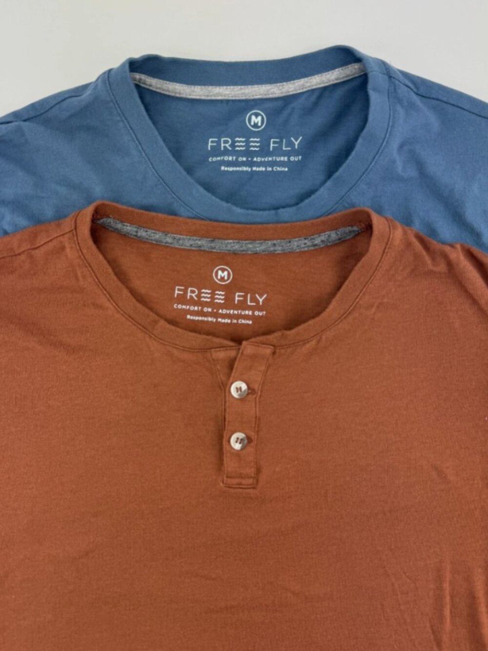 Free Fly Shirt Lot Of 2 Mens M Bamboo Long Sleeve Brown Henley & Blue Pocket Tee